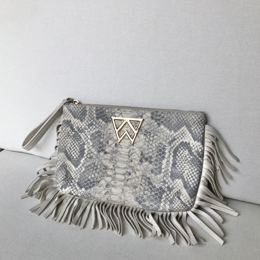 Kelly Wynne Frisky Biz Wristlet in Gray Snake